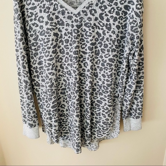 Z Supply Leopard Print Long Sleeve Top Gray Sz Small - Picture 3 of 9